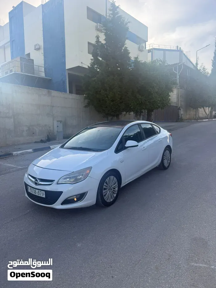 Opel Astra 2011 photo 5