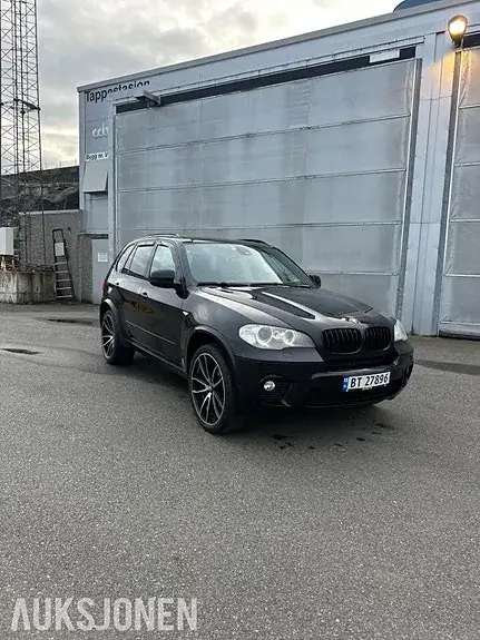 BMW X5 2011 photo 2
