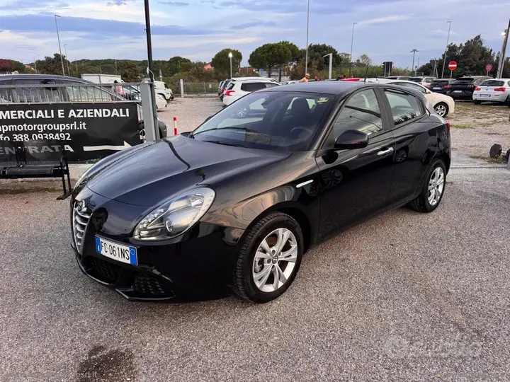 Alfa Romeo Giulietta 2016 photo 2