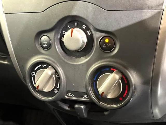 Nissan Note 2014 photo 5