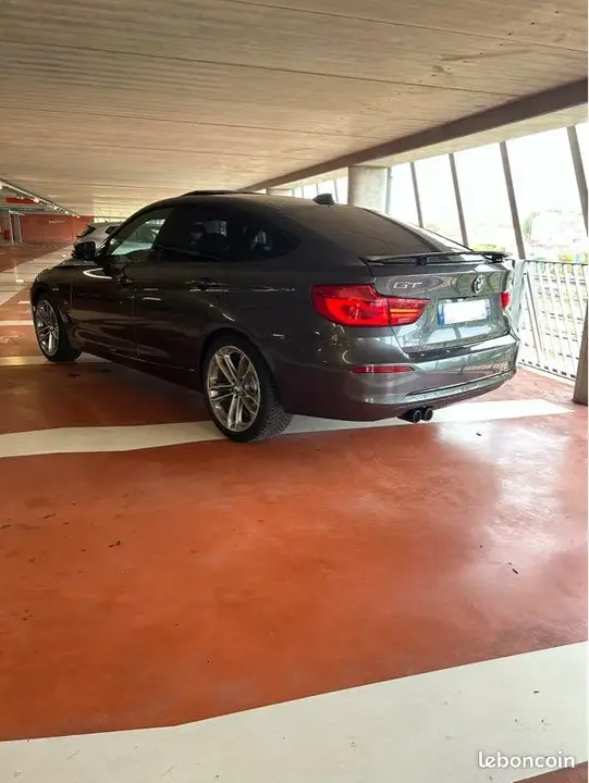 BMW 3 Series 2017 photo 2