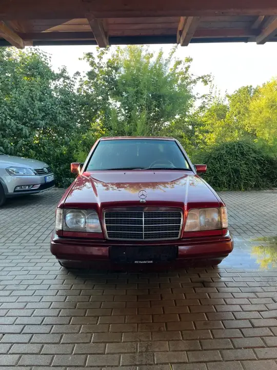 Mercedes-Benz E-Class 1994 photo 2