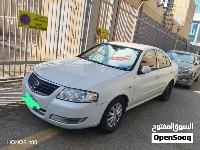 Nissan Sunny 2012 photo 2