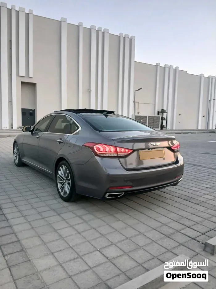 Genesis G80 2015 photo 2