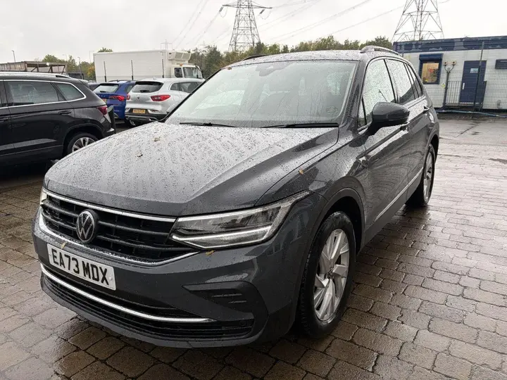 Volkswagen Tiguan 2023 photo 3