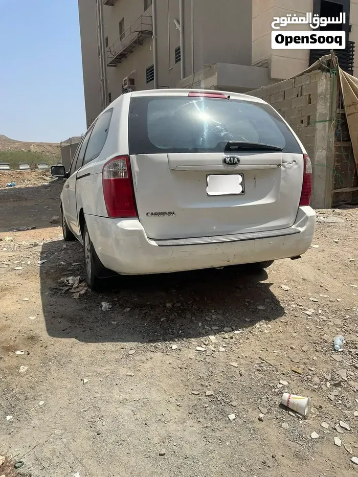 Kia Carnival 2014 photo 2