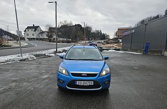 Ford Focus 2010 photo 2