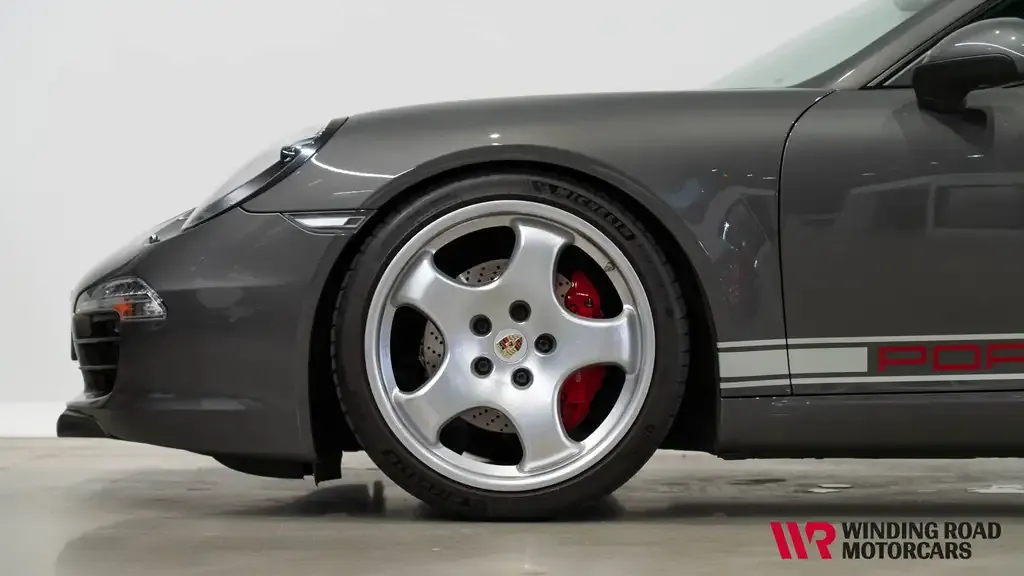 Porsche 911 2012 photo 2