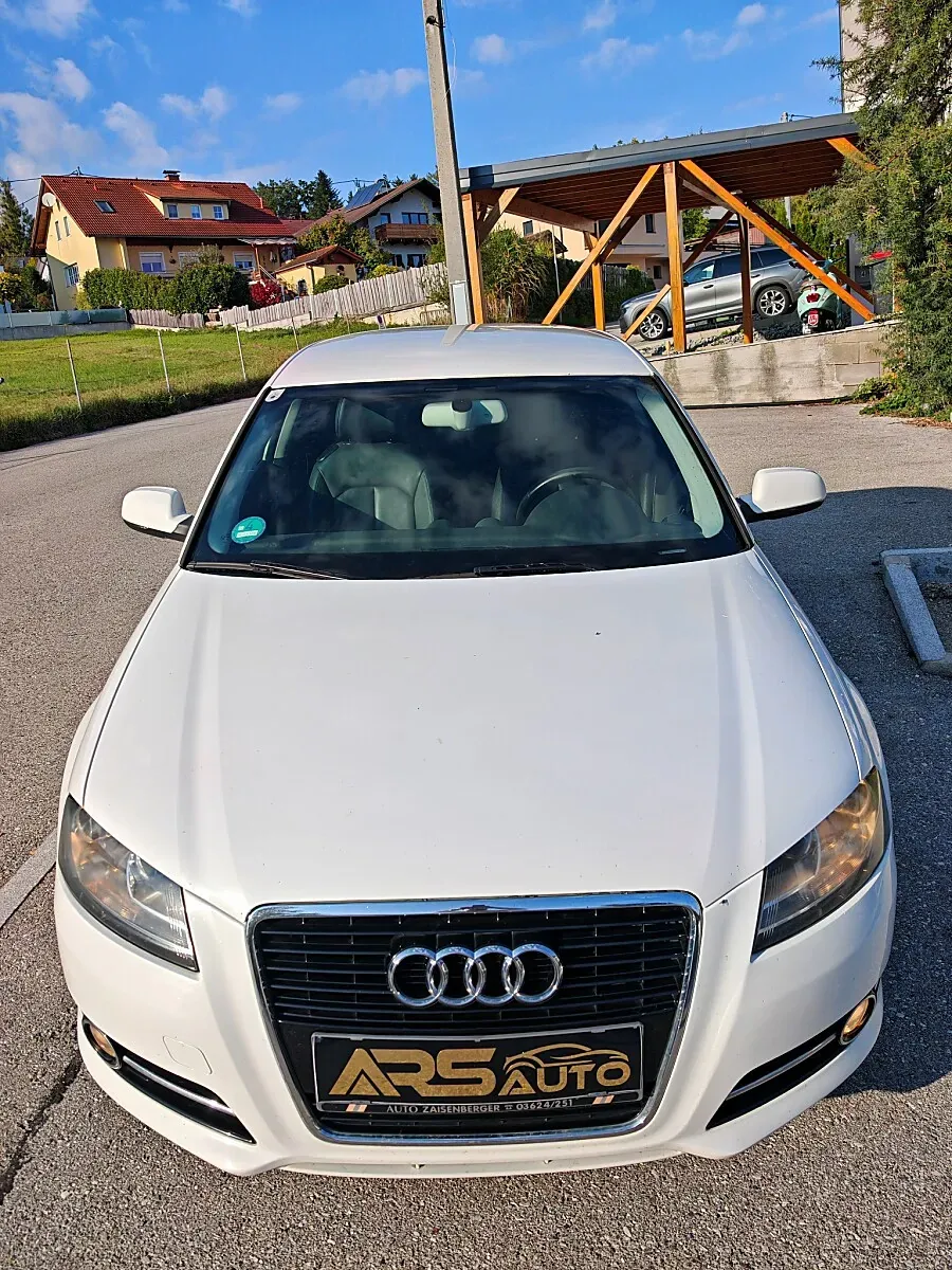 Audi A3 2011 photo 2