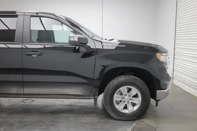 Chevrolet Silverado 1500 2025 photo 3