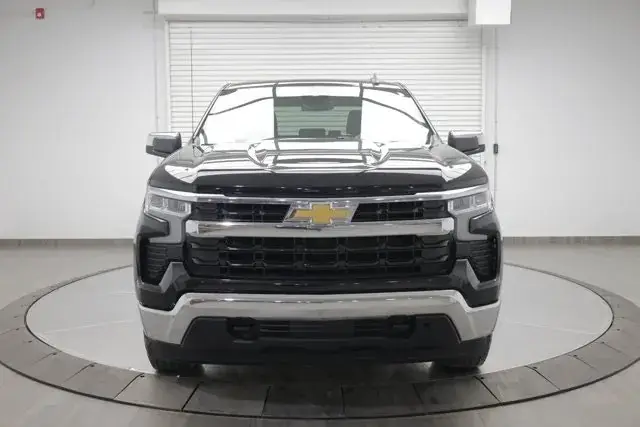 Chevrolet Silverado 1500 2025 photo 2