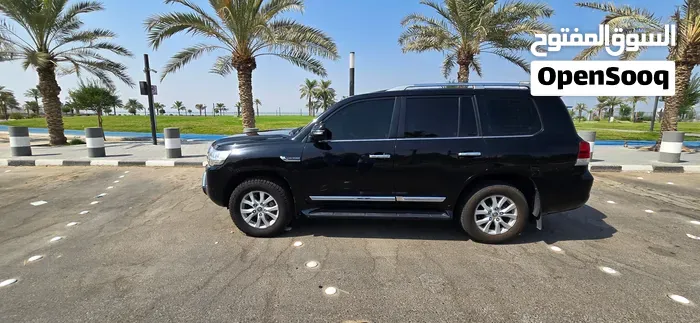 Toyota Land Cruiser 2020 photo 3