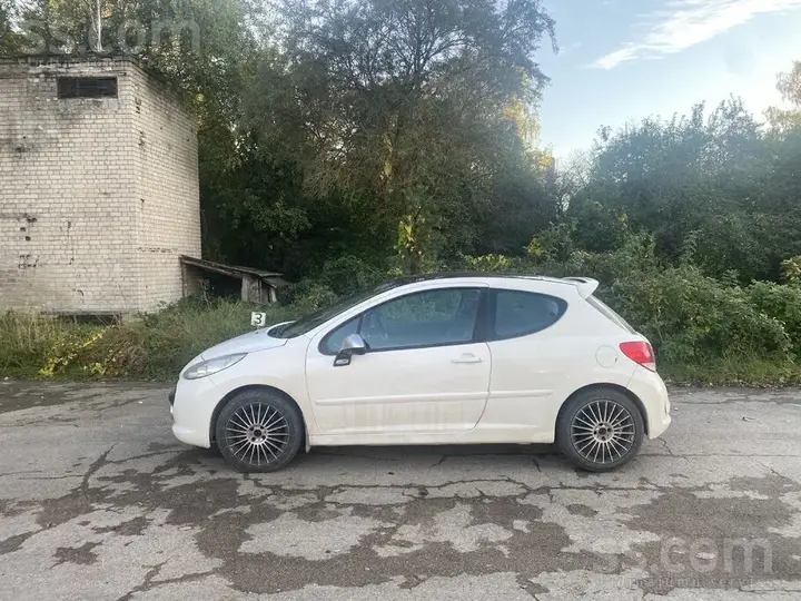 Peugeot 207 2007 photo 3