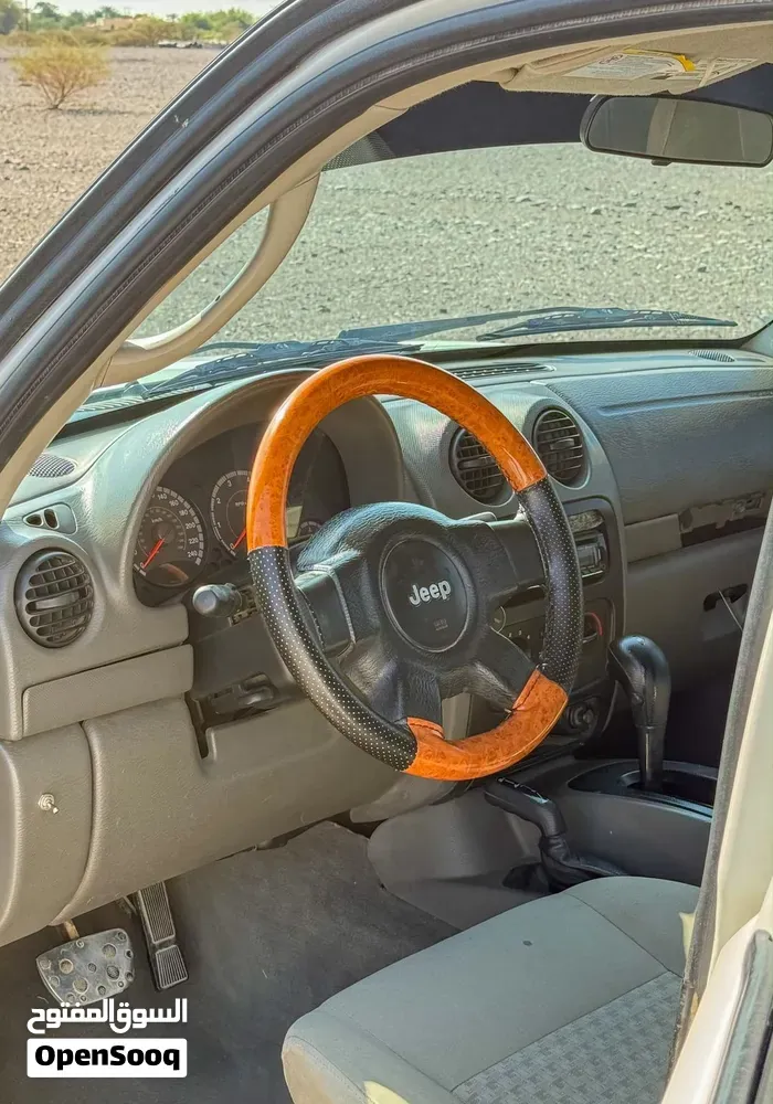 Jeep Liberty 2004 photo 3