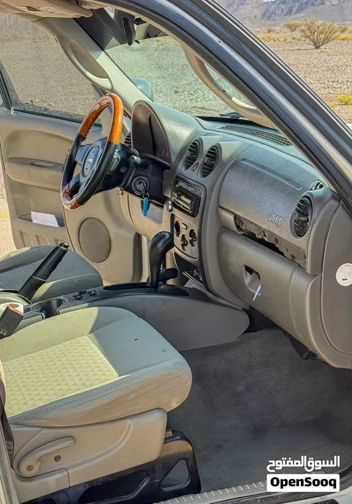 Jeep Liberty 2004 photo 4