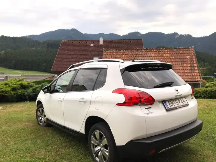Peugeot 2008 2016 photo 2