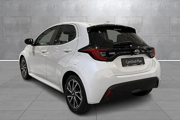 Toyota Yaris 2023 photo 3