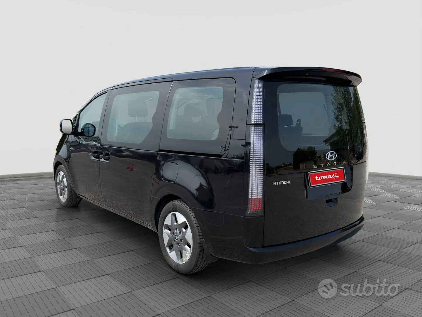 Hyundai Staria 2024 photo 3