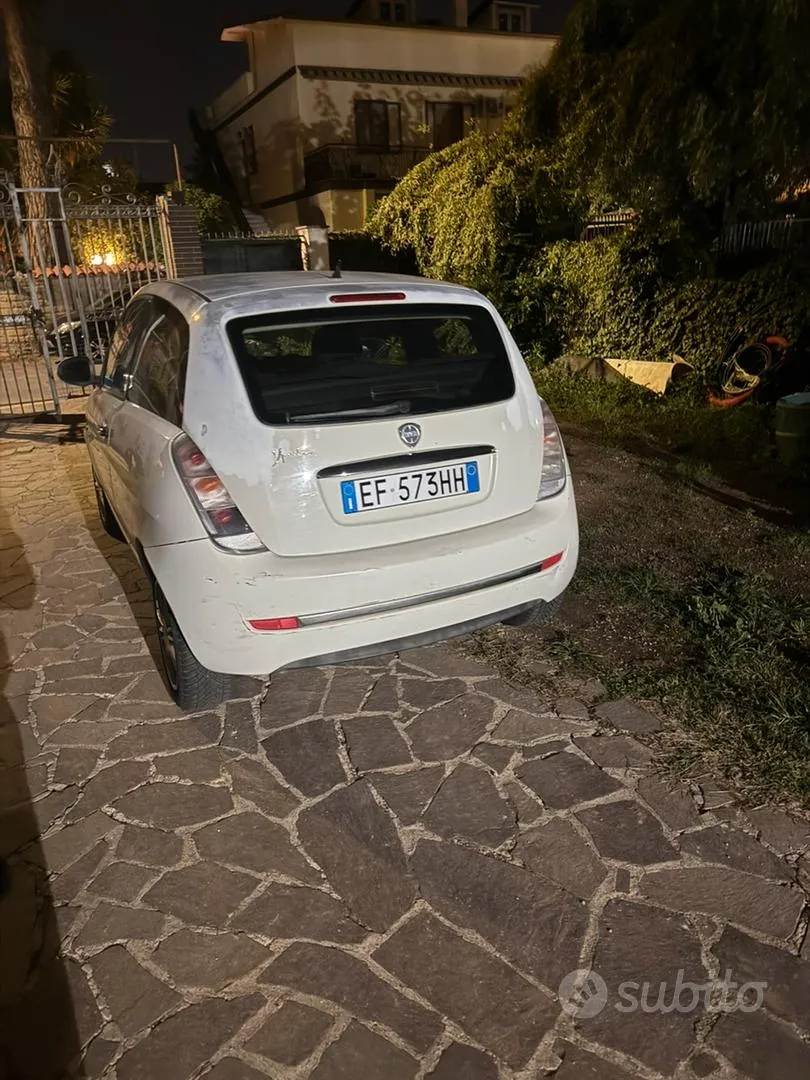 Lancia Ypsilon 2010 photo 3