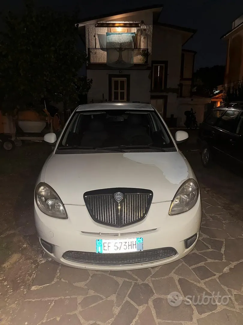 Lancia Ypsilon