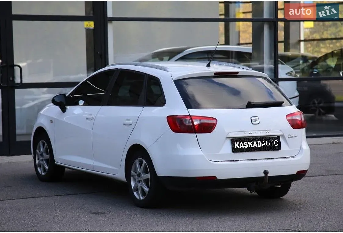 Seat Ibiza 2011 photo 4