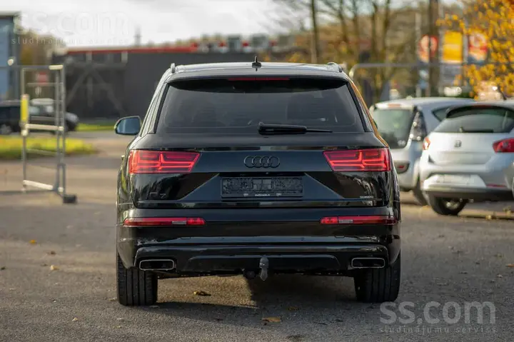 Audi Q7 2016 photo 5