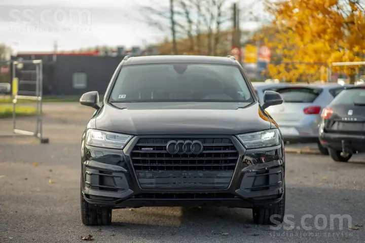 Audi Q7 2016 photo 2