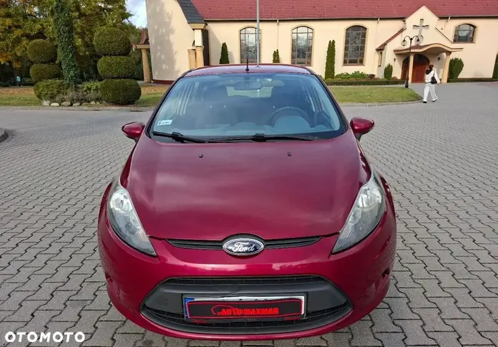 Ford Fiesta 2010 photo 2