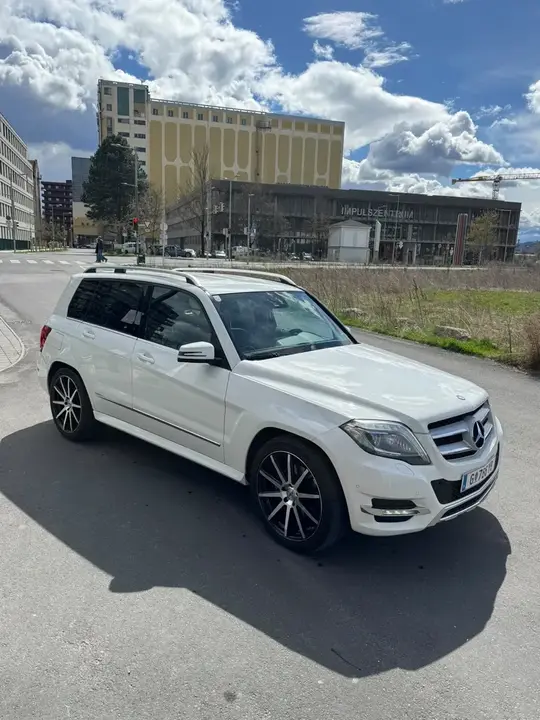 Mercedes-Benz Glk Class 2012 photo 2
