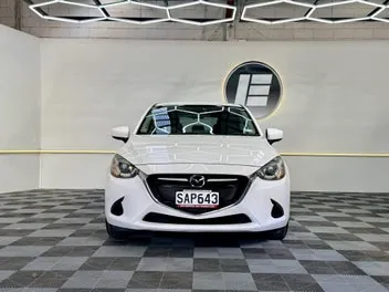 Mazda Demio 2016 photo 3