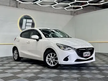 Mazda Demio 2016 photo 2