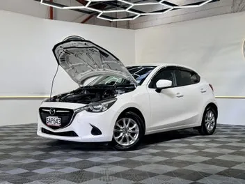 Mazda Demio 2016 photo 4