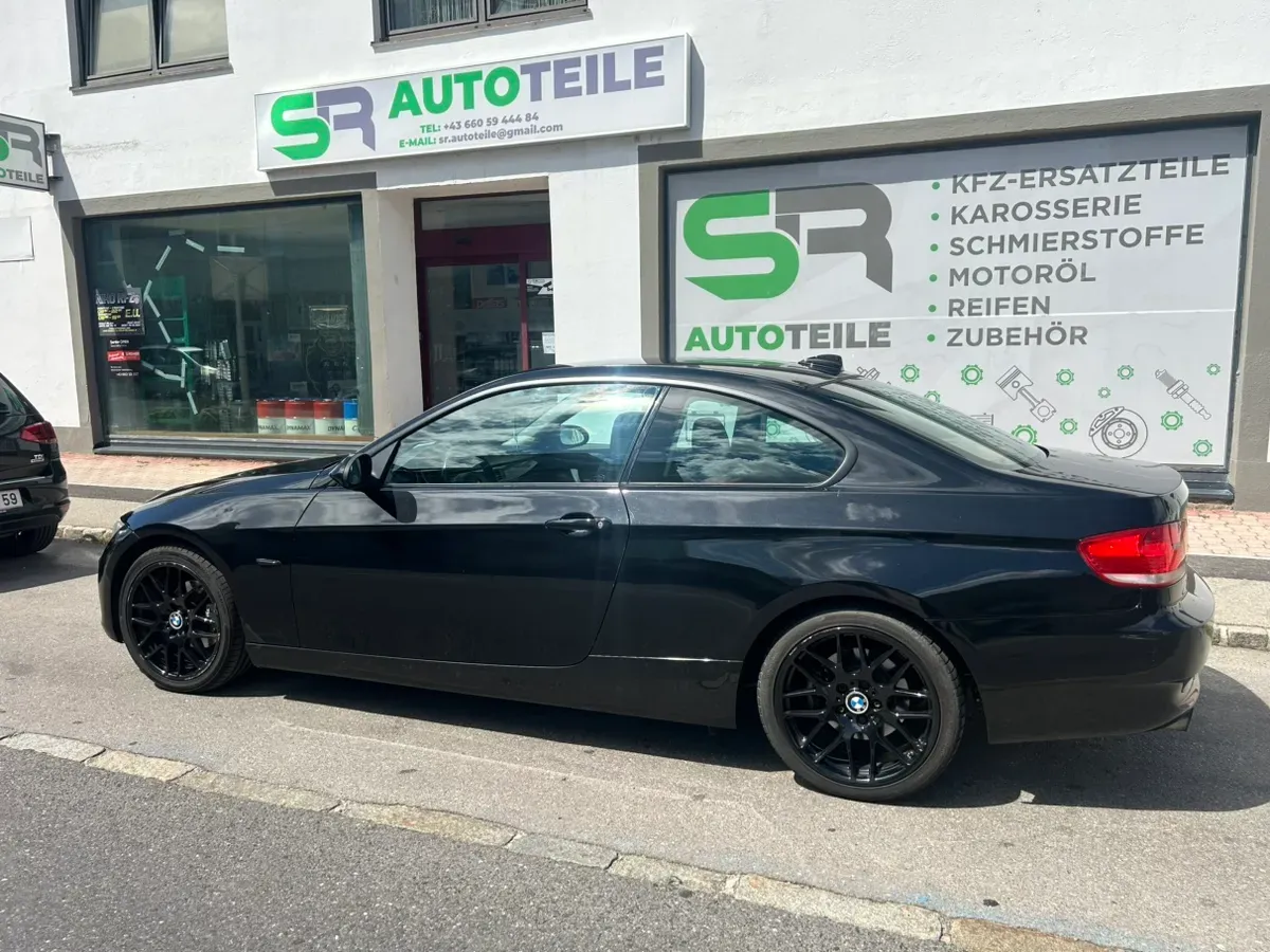 BMW 3Er-Reihe 320I 2008 photo 2