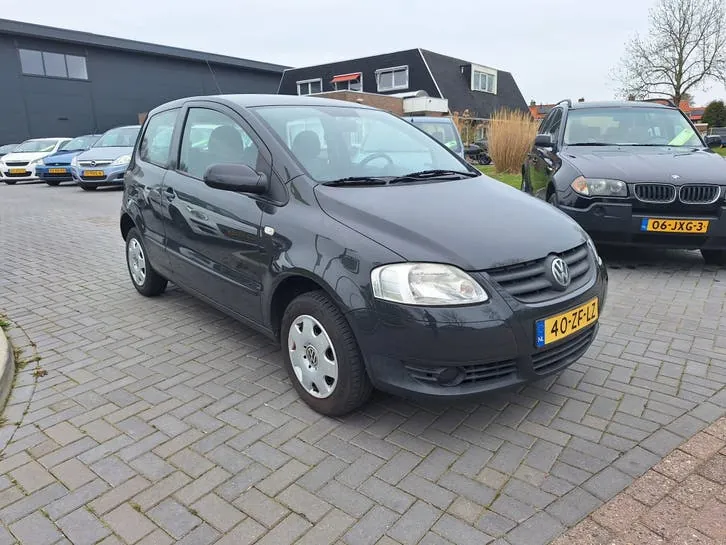 Volkswagen Fox 2008 photo 2