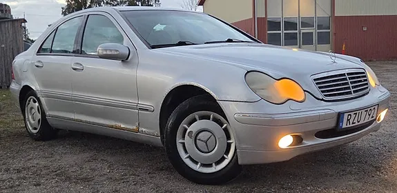 Mercedes-Benz C200 2001 photo 4