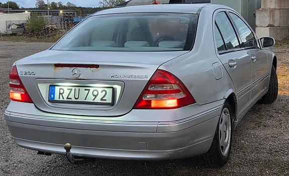 Mercedes-Benz C200 2001 photo 3