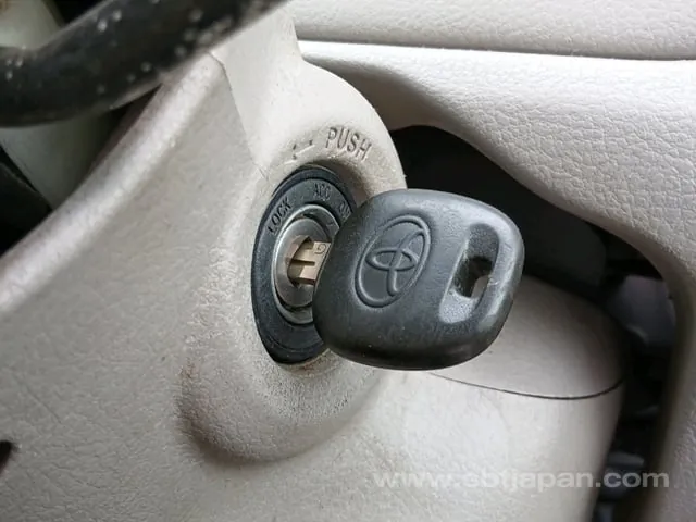 Toyota Dyna 2012 photo 5