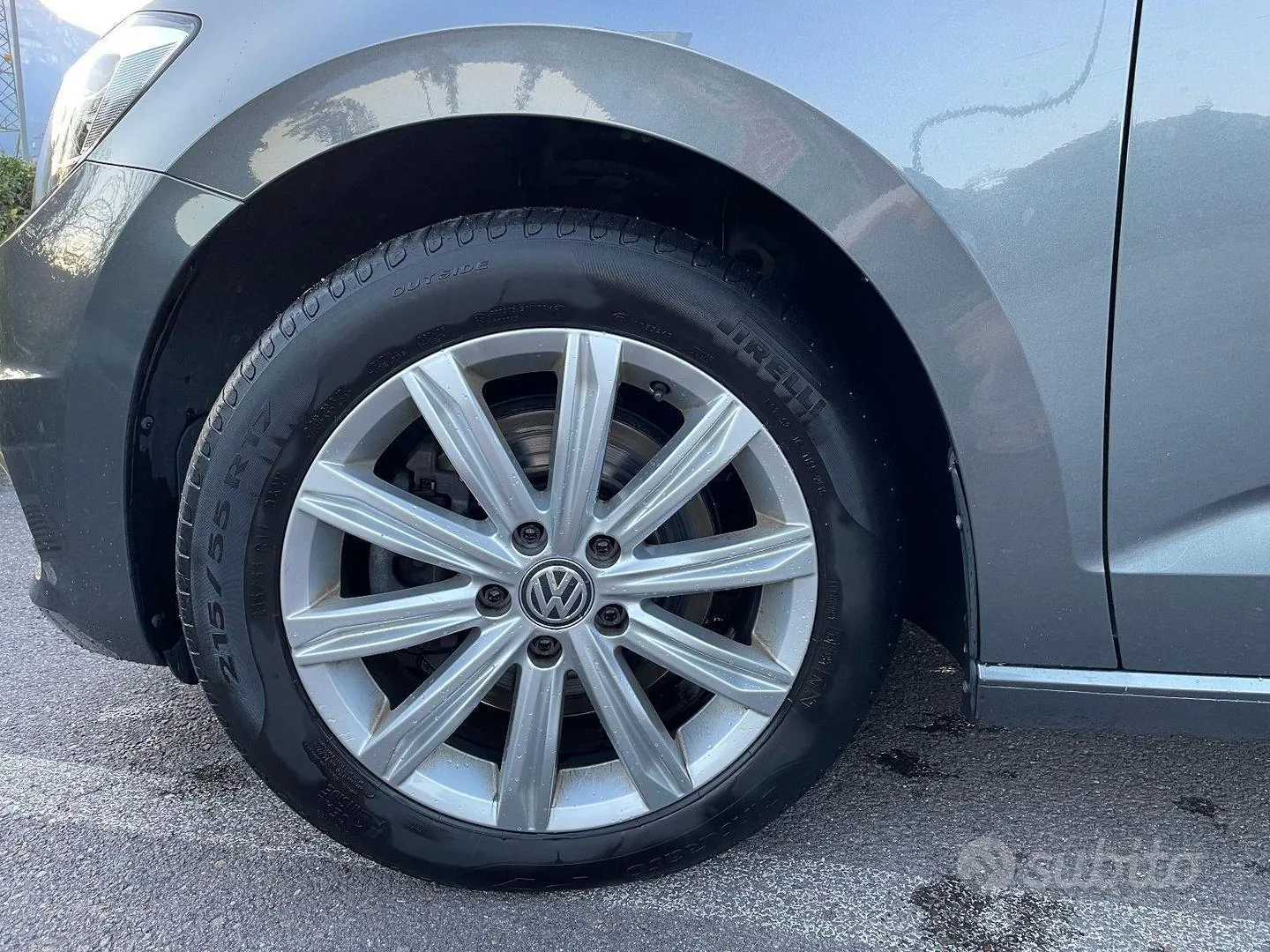 Volkswagen Touran 2021 photo 2