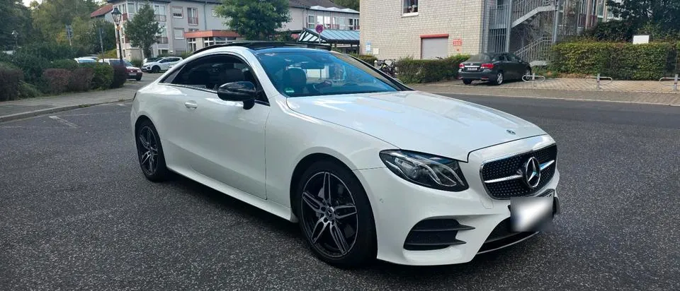 Mercedes-Benz E 220D