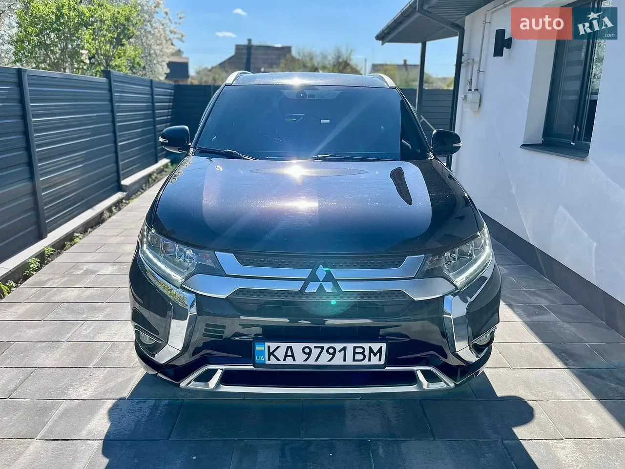 Mitsubishi Outlander 2017 photo 2