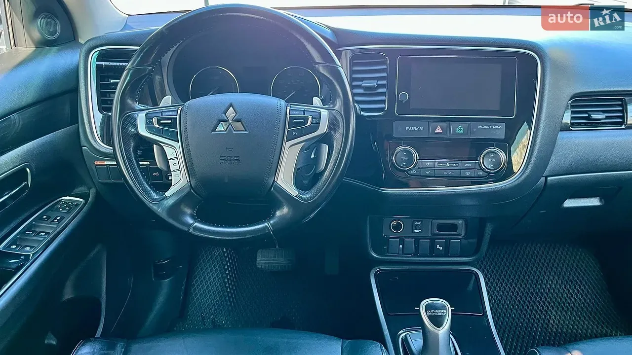 Mitsubishi Outlander 2017 photo 4