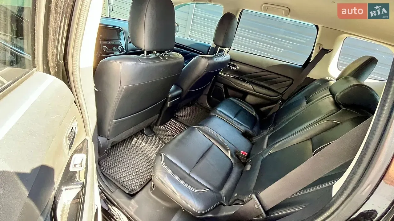 Mitsubishi Outlander 2017 photo 3