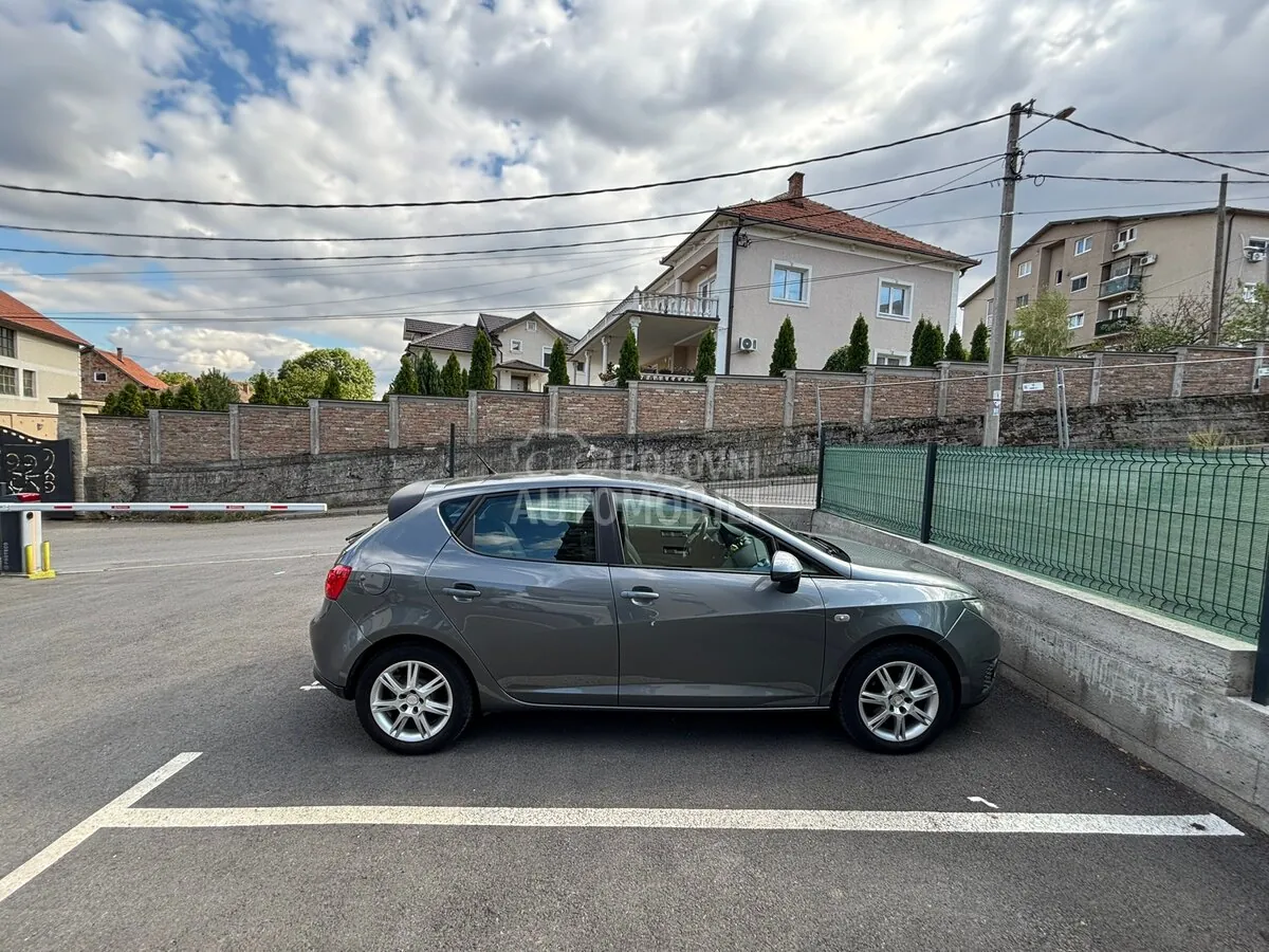 Seat Ibiza 2012 photo 2