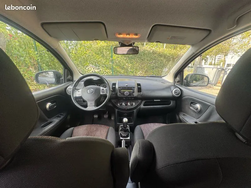Nissan Note 2009 photo 3