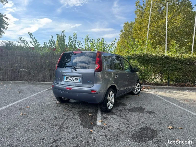 Nissan Note 2009 photo 2