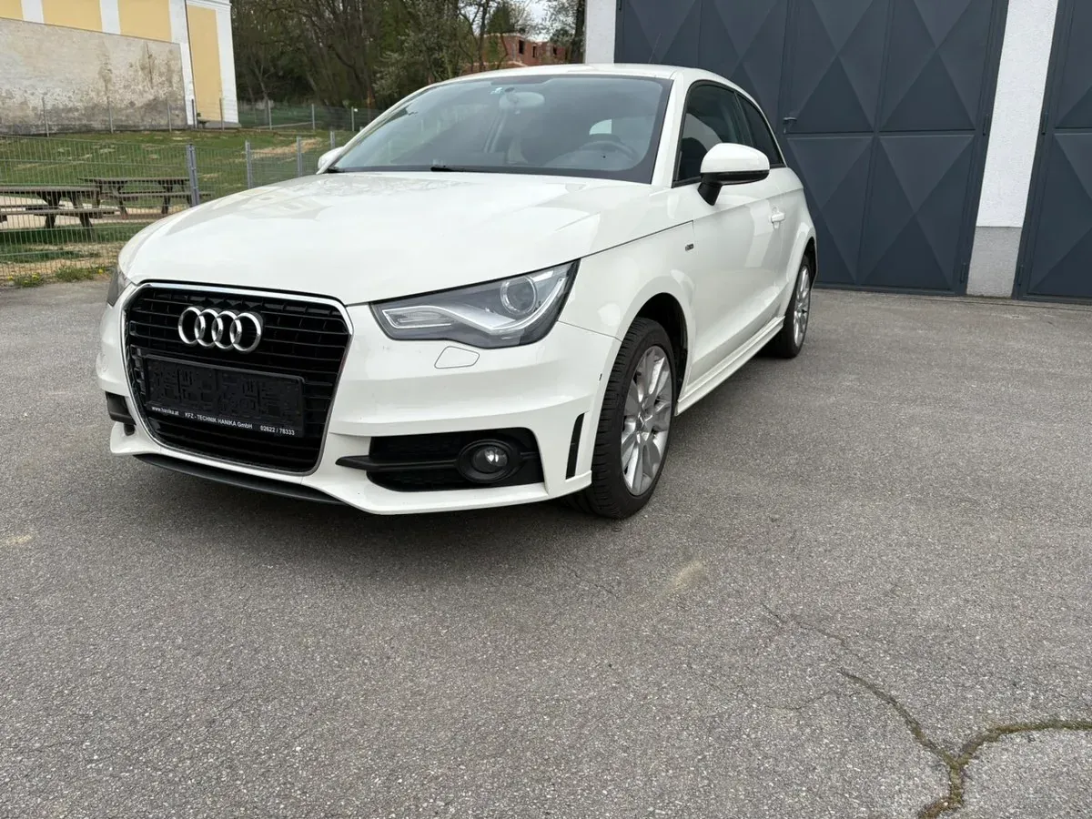 Audi A1 2011 photo 3