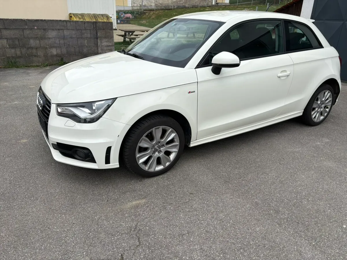 Audi A1 2011 photo 2