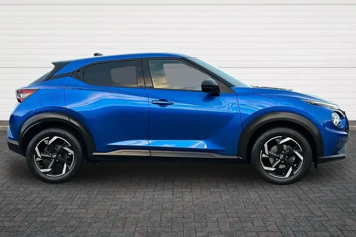 Nissan Juke 2023 photo 2