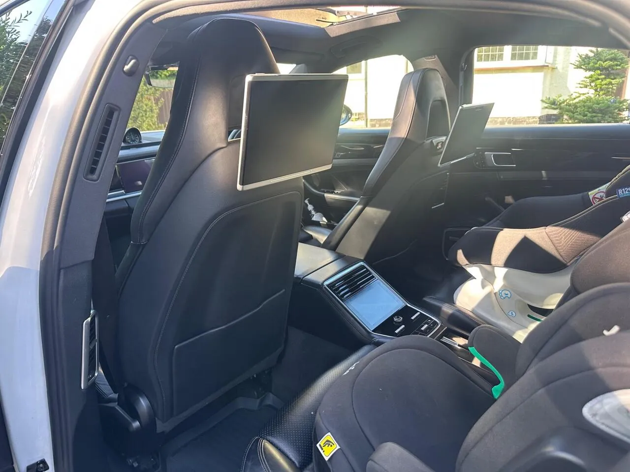 Porsche Panamera 2019 photo 2