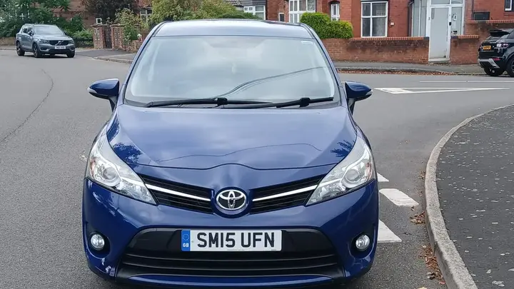Toyota Verso 2015 photo 2
